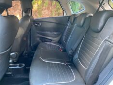 RENAULT CAPTUR ZEN 1.6 2017/2018 ESTAÇÃO DO CARRO ESTRELA / Carros no Vale
