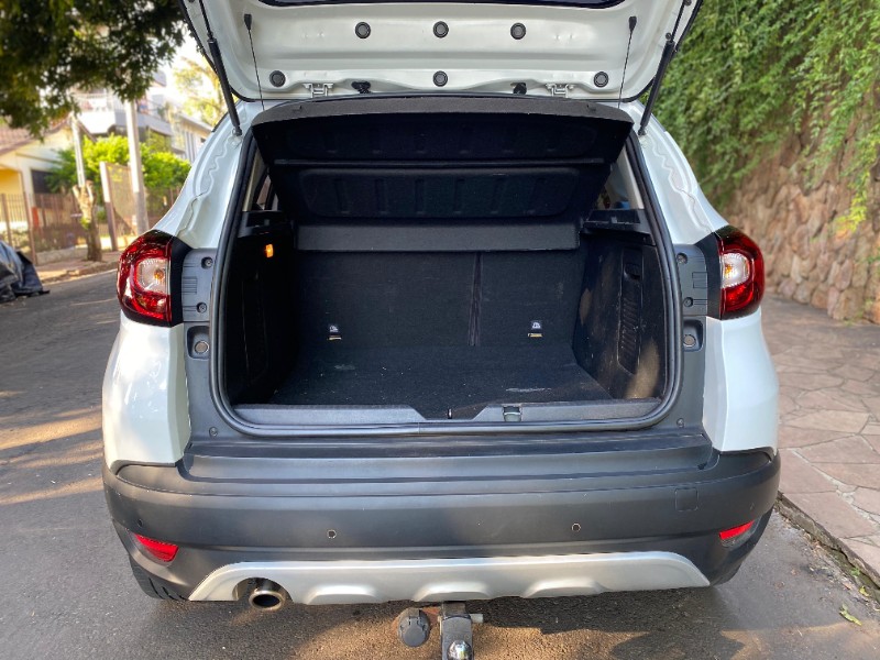 RENAULT CAPTUR ZEN 1.6 2017/2018 ESTAÇÃO DO CARRO ESTRELA / Carros no Vale