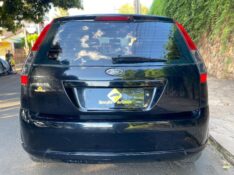 FORD FIESTA SE 1.0 2014/2014 ESTAÇÃO DO CARRO ESTRELA / Carros no Vale