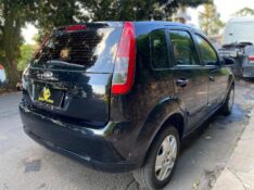 FORD FIESTA SE 1.0 2014/2014 ESTAÇÃO DO CARRO ESTRELA / Carros no Vale