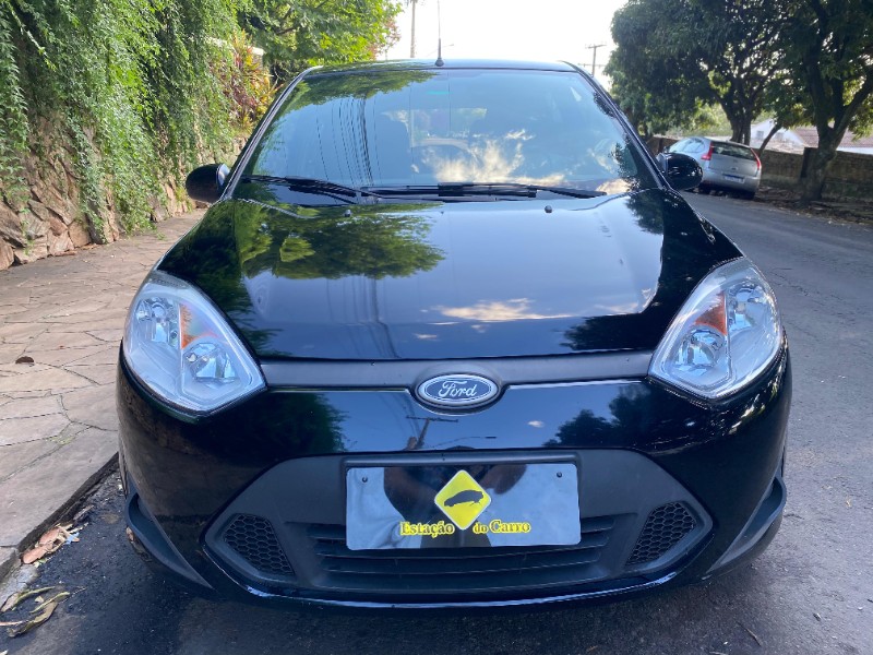 FORD FIESTA SE 1.0 2014/2014 ESTAÇÃO DO CARRO ESTRELA / Carros no Vale
