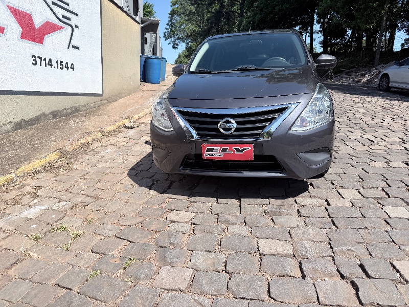 NISSAN VERSA 1.6 16V SV XTRONIC 2018/2018 ELY AUTOMÓVEIS LAJEADO / Carros no Vale