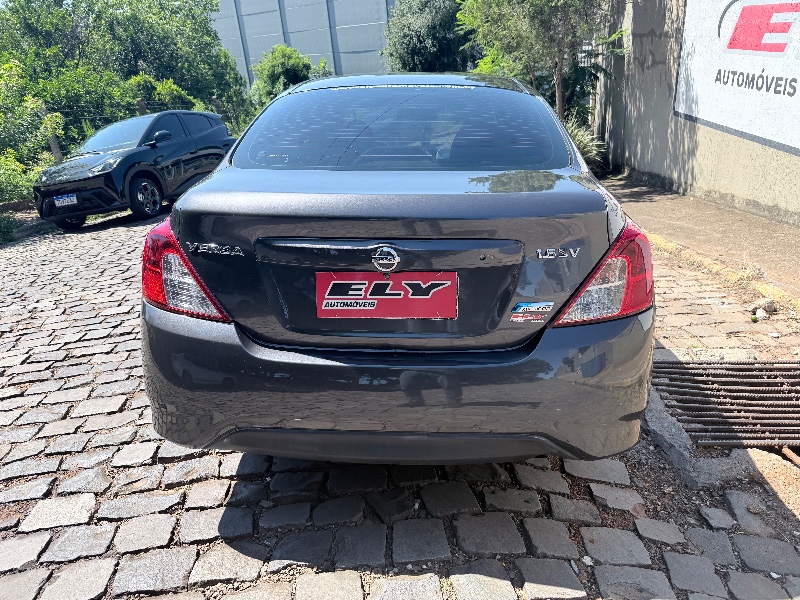NISSAN VERSA 1.6 16V SV XTRONIC 2018/2018 ELY AUTOMÓVEIS LAJEADO / Carros no Vale