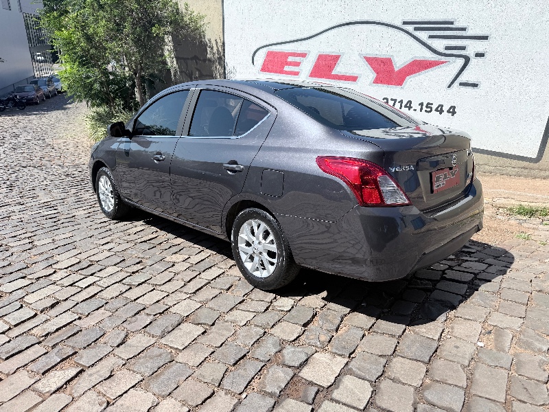 NISSAN VERSA 1.6 16V SV XTRONIC 2018/2018 ELY AUTOMÓVEIS LAJEADO / Carros no Vale