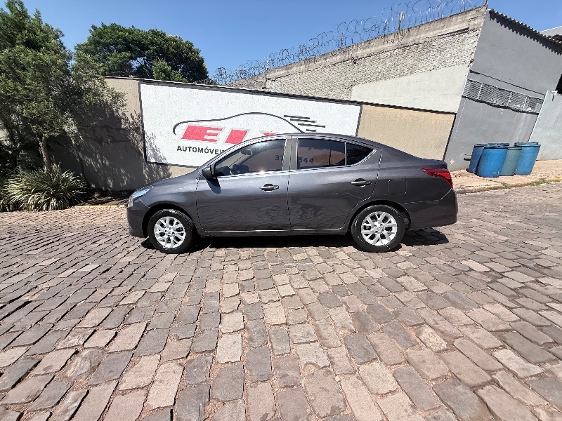 NISSAN VERSA 1.6 16V SV XTRONIC 2018/2018 ELY AUTOMÓVEIS LAJEADO / Carros no Vale