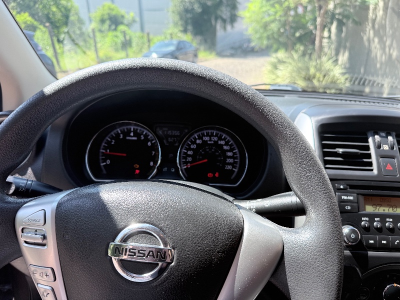 NISSAN VERSA 1.6 16V SV XTRONIC 2018/2018 ELY AUTOMÓVEIS LAJEADO / Carros no Vale