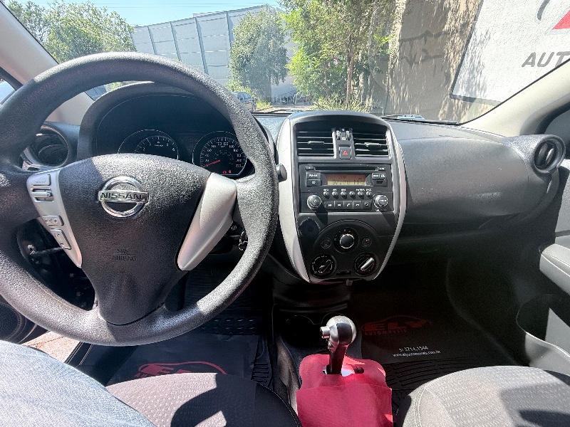 NISSAN VERSA 1.6 16V SV XTRONIC 2018/2018 ELY AUTOMÓVEIS LAJEADO / Carros no Vale
