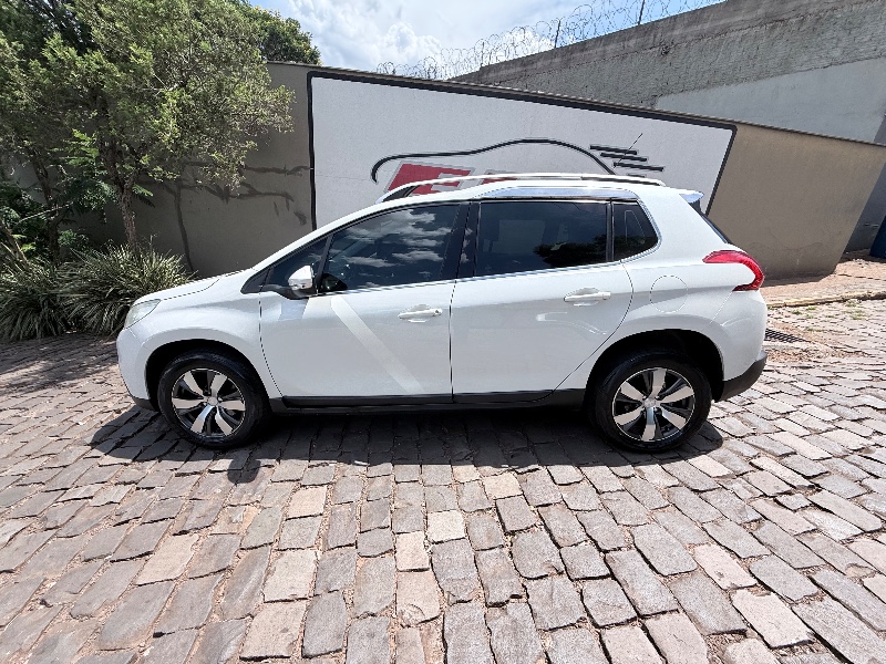 PEUGEOT 2008 1.6 16V FLEX GRIFFE 4P AUTOMÁTICO 2016/2016 ELY AUTOMÓVEIS LAJEADO / Carros no Vale PEUGEOT 2008 1.6 16V FLEX GRIFFE 4P AUTOMÁTICO 2016/2016 ELY AUTOMÓVEIS LAJEADO / Carros no Vale