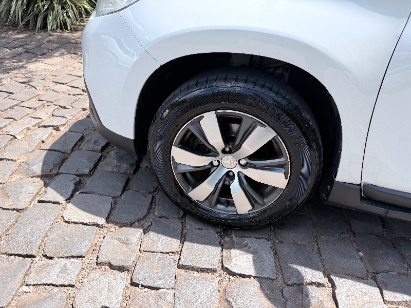 PEUGEOT 2008 1.6 16V FLEX GRIFFE 4P AUTOMÁTICO 2016/2016 ELY AUTOMÓVEIS LAJEADO / Carros no Vale PEUGEOT 2008 1.6 16V FLEX GRIFFE 4P AUTOMÁTICO 2016/2016 ELY AUTOMÓVEIS LAJEADO / Carros no Vale