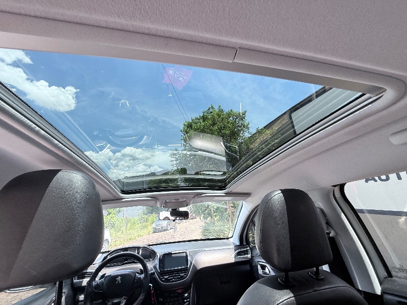 PEUGEOT 2008 1.6 16V FLEX GRIFFE 4P AUTOMÁTICO 2016/2016 ELY AUTOMÓVEIS LAJEADO / Carros no Vale PEUGEOT 2008 1.6 16V FLEX GRIFFE 4P AUTOMÁTICO 2016/2016 ELY AUTOMÓVEIS LAJEADO / Carros no Vale