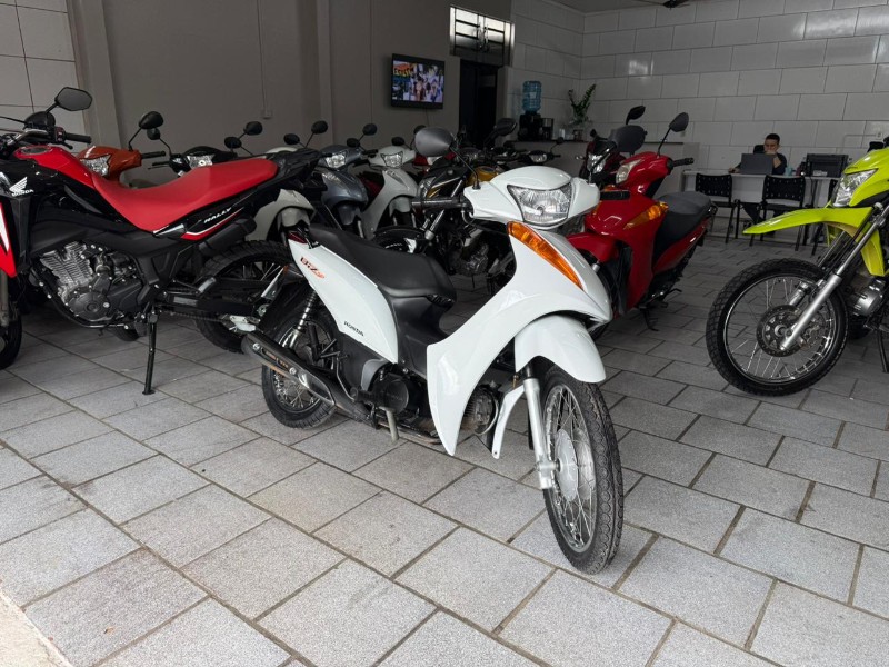HONDA MOTOS C100 BIZ ES 2015/2015 LECO MOTOS VENÂNCIO AIRES / Carros no Vale HONDA MOTOS C100 BIZ ES 2015/2015 LECO MOTOS VENÂNCIO AIRES / Carros no Vale