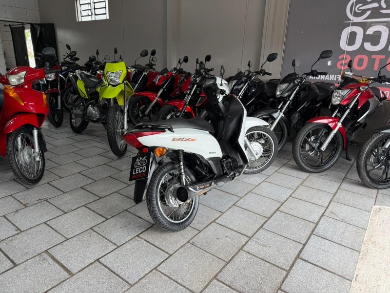HONDA MOTOS C100 BIZ ES 2015/2015 LECO MOTOS VENÂNCIO AIRES / Carros no Vale HONDA MOTOS C100 BIZ ES 2015/2015 LECO MOTOS VENÂNCIO AIRES / Carros no Vale