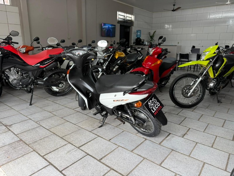 HONDA MOTOS C100 BIZ ES 2015/2015 LECO MOTOS VENÂNCIO AIRES / Carros no Vale HONDA MOTOS C100 BIZ ES 2015/2015 LECO MOTOS VENÂNCIO AIRES / Carros no Vale
