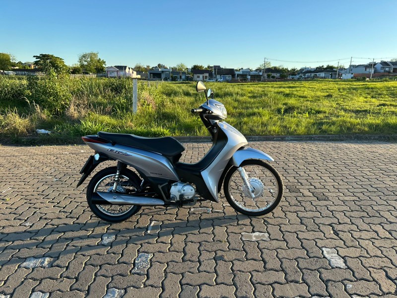 HONDA MOTOS BIZ 125 ES 2015/2015 LECO MOTOS VENÂNCIO AIRES / Carros no Vale HONDA MOTOS BIZ 125 ES 2015/2015 LECO MOTOS VENÂNCIO AIRES / Carros no Vale