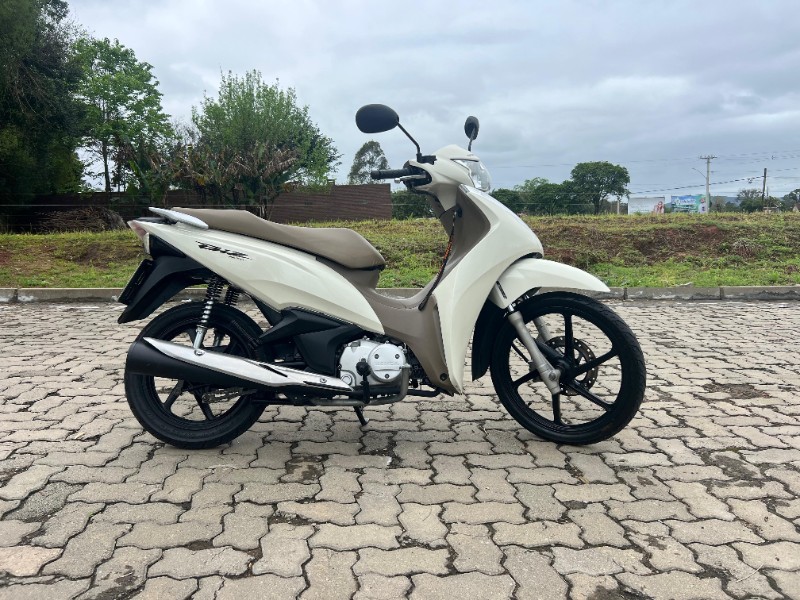 HONDA MOTOS BIZ 125 2018/2018 LECO MOTOS VENÂNCIO AIRES / Carros no Vale