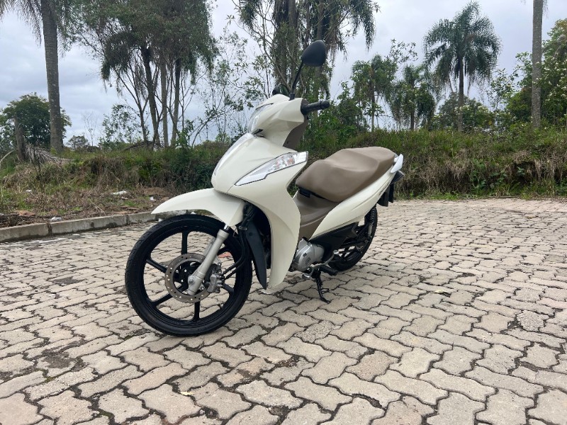 HONDA MOTOS BIZ 125 2018/2018 LECO MOTOS VENÂNCIO AIRES / Carros no Vale