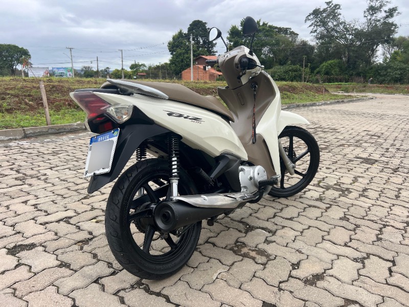 HONDA MOTOS BIZ 125 2018/2018 LECO MOTOS VENÂNCIO AIRES / Carros no Vale
