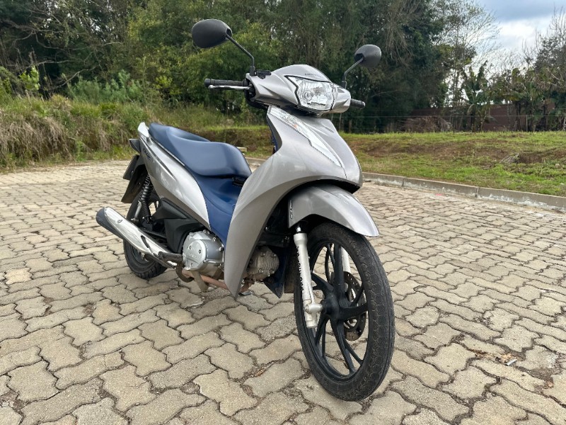 HONDA MOTOS BIZ 125 2021/2021 LECO MOTOS VENÂNCIO AIRES / Carros no Vale