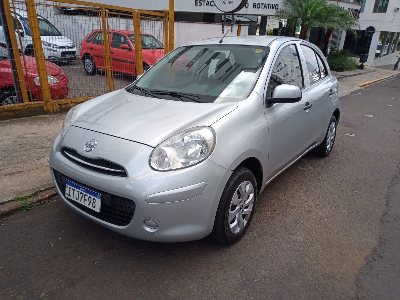 NISSAN MARCH 1.6 S 2012/2013 ALTERNATIVA VEÍCULOS LAJEADO / Carros no Vale