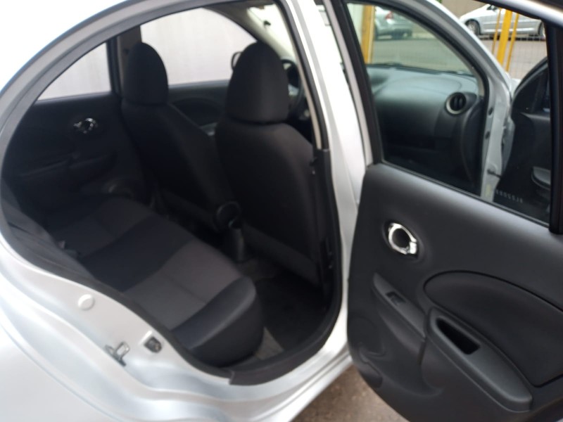 NISSAN MARCH 1.6 S 2012/2013 ALTERNATIVA VEÍCULOS LAJEADO / Carros no Vale