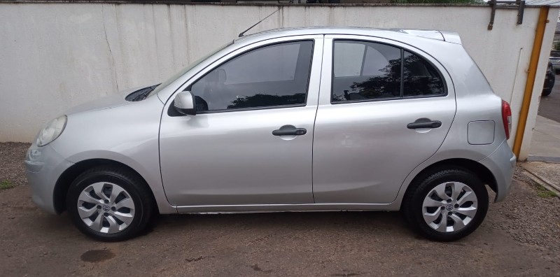 NISSAN MARCH 1.6 S 2012/2013 ALTERNATIVA VEÍCULOS LAJEADO / Carros no Vale