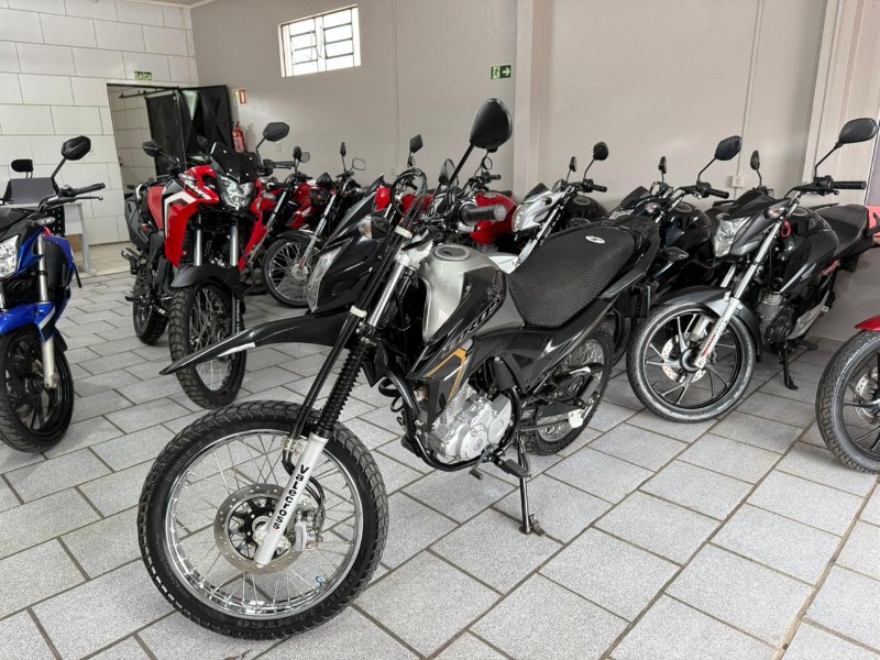 HONDA MOTOS NXR 160 BROS ESDD 2023/2023 LECO MOTOS VENÂNCIO AIRES / Carros no Vale