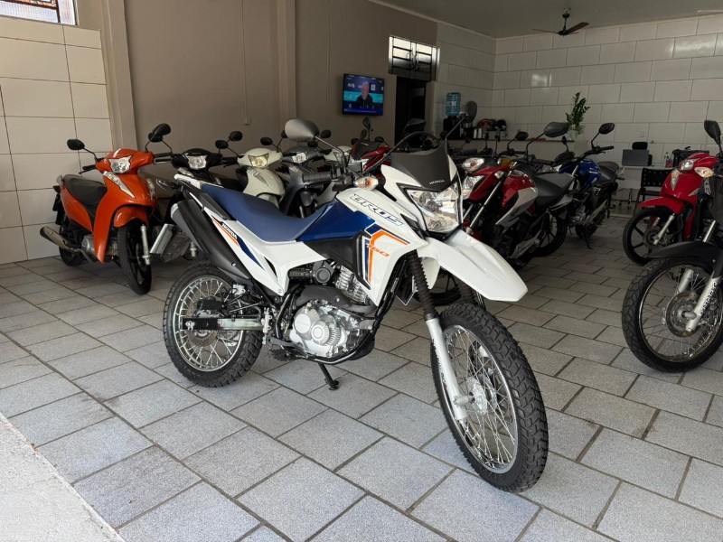 HONDA MOTOS NXR 160 BROS ESDD 2024/2024 LECO MOTOS VENÂNCIO AIRES / Carros no Vale