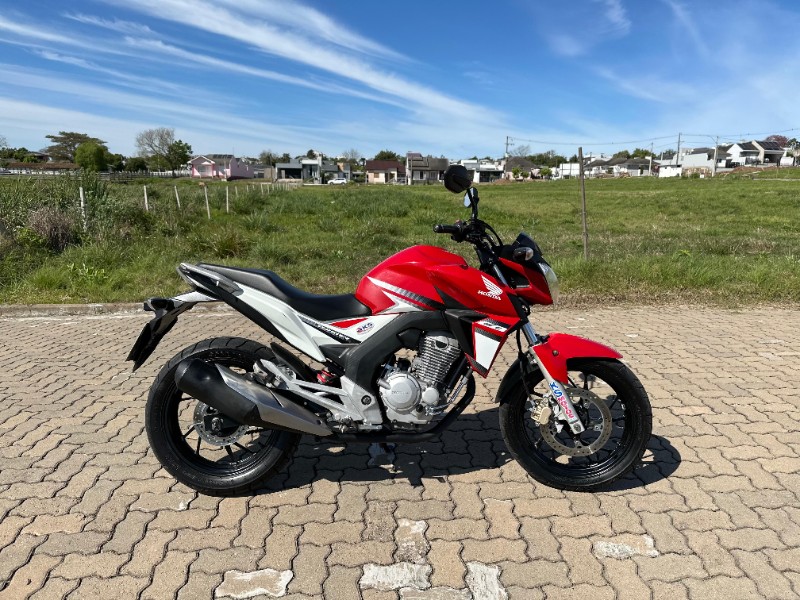 HONDA MOTOS CB 250F TWISTER 2017/2017 LECO MOTOS VENÂNCIO AIRES / Carros no Vale
