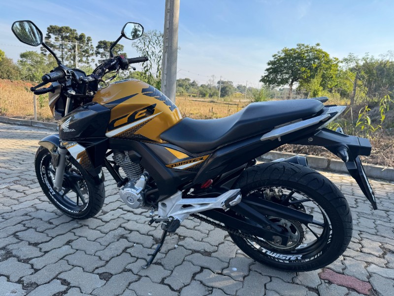 HONDA MOTOS CB 250F TWISTER 2020/2020 LECO MOTOS VENÂNCIO AIRES / Carros no Vale