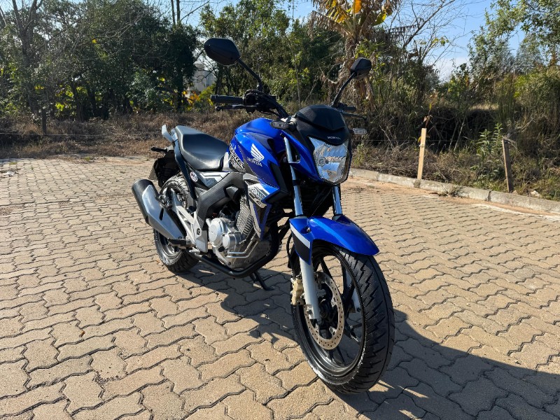 HONDA MOTOS CB 250F TWISTER 2021/2021 LECO MOTOS VENÂNCIO AIRES / Carros no Vale