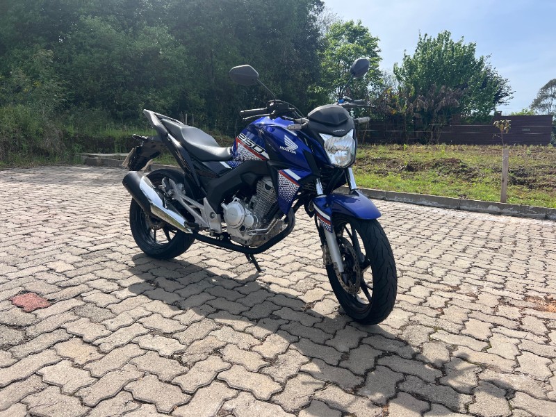HONDA MOTOS CB 250F TWISTER 2022/2022 LECO MOTOS VENÂNCIO AIRES / Carros no Vale