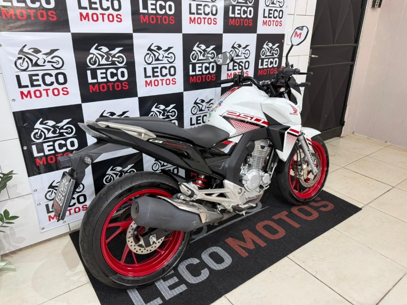 HONDA MOTOS CB 250F TWISTER 2022/2022 LECO MOTOS VENÂNCIO AIRES / Carros no Vale
