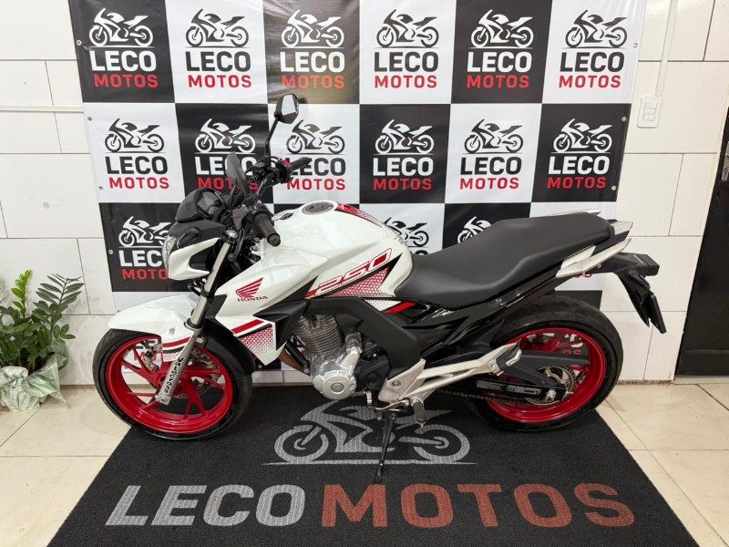 HONDA MOTOS CB 250F TWISTER 2022/2022 LECO MOTOS VENÂNCIO AIRES / Carros no Vale