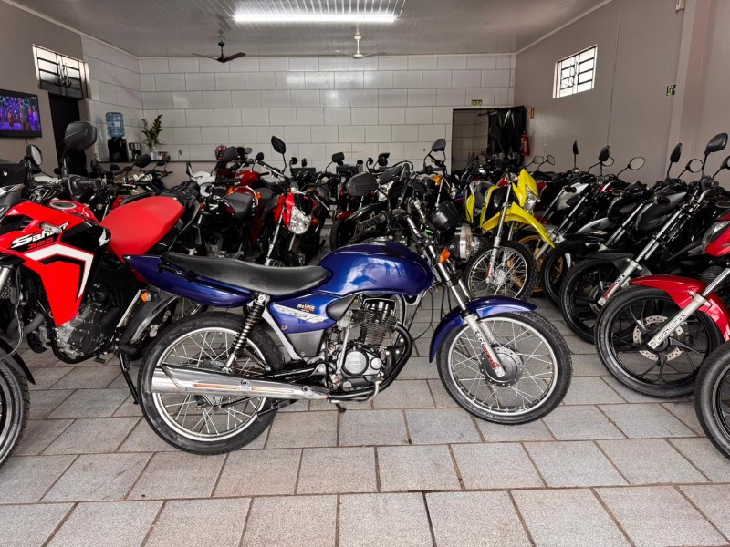 HONDA MOTOS CG 125 FAN KS 2005/2005 LECO MOTOS VENÂNCIO AIRES / Carros no Vale