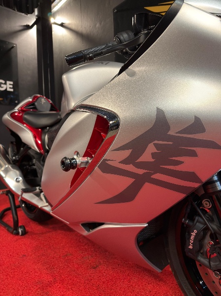 SUZUKI MOTOS GSX 1300 R HAYABUSA /2024 EXCLUSIVO VEÍCULOS SANTA CRUZ DO SUL / Carros no Vale