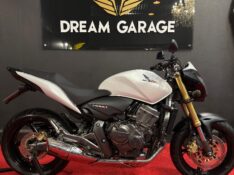 HONDA MOTOS CB 600F HORNET /2013 EXCLUSIVO VEÍCULOS SANTA CRUZ DO SUL / Carros no Vale