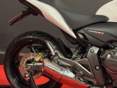 HONDA MOTOS CB 600F HORNET /2013 EXCLUSIVO VEÍCULOS SANTA CRUZ DO SUL / Carros no Vale