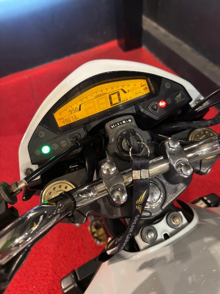 HONDA MOTOS CB 600F HORNET /2013 EXCLUSIVO VEÍCULOS SANTA CRUZ DO SUL / Carros no Vale