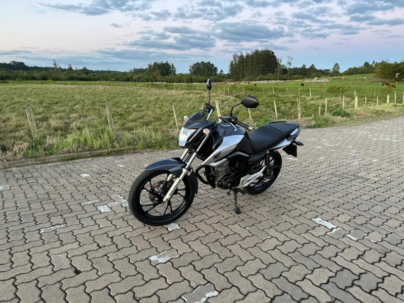 HONDA MOTOS CG 160 TITAN 2023/2023 LECO MOTOS VENÂNCIO AIRES / Carros no Vale