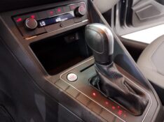 VOLKSWAGEN NIVUS 1.0 200 TSI TOTAL FLEX HIGHLINE AUTOMÁTICO 2021/2021 TIAGO AUTOMÓVEIS VENÂNCIO AIRES / Carros no Vale