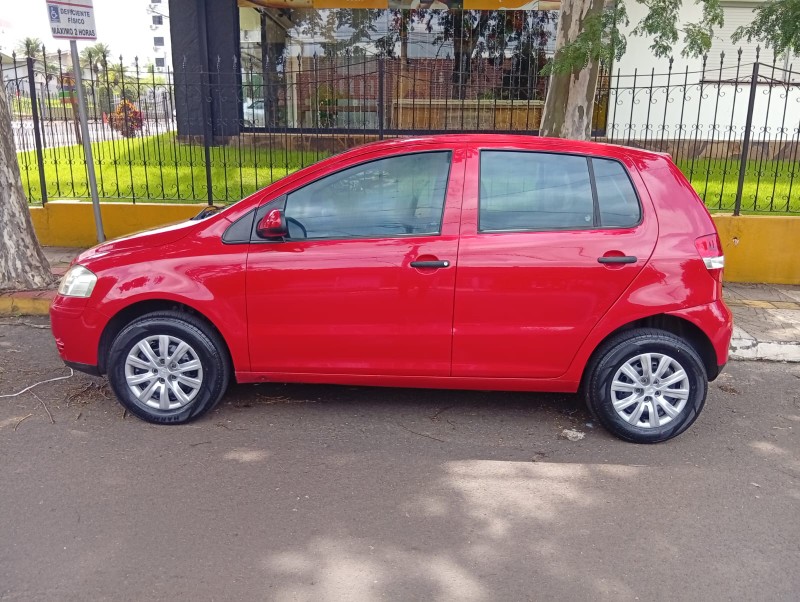 VOLKSWAGEN FOX 1.0 2004/2005 ALTERNATIVA VEÍCULOS LAJEADO / Carros no Vale