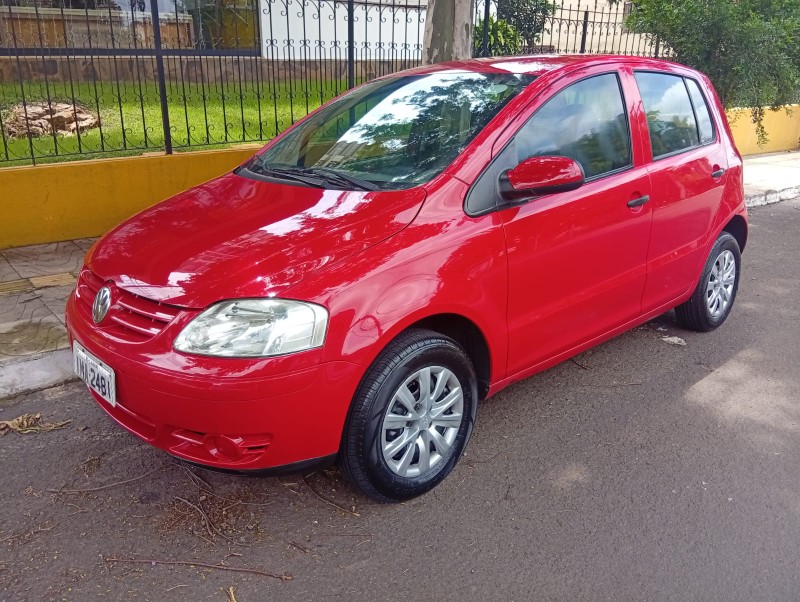 VOLKSWAGEN FOX 1.0 2004/2005 ALTERNATIVA VEÍCULOS LAJEADO / Carros no Vale