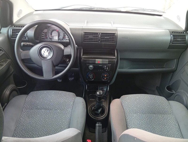 VOLKSWAGEN FOX 1.0 2004/2005 ALTERNATIVA VEÍCULOS LAJEADO / Carros no Vale
