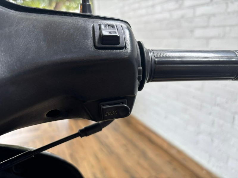 HONDA MOTOS C100 BIZ ES /2005 RT 811 VEÍCULOS ARROIO DO MEIO / Carros no Vale