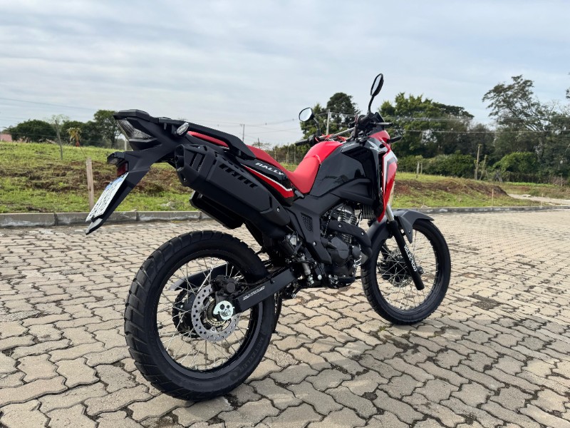 HONDA MOTOS XRE 300 2025/2025 LECO MOTOS VENÂNCIO AIRES / Carros no Vale