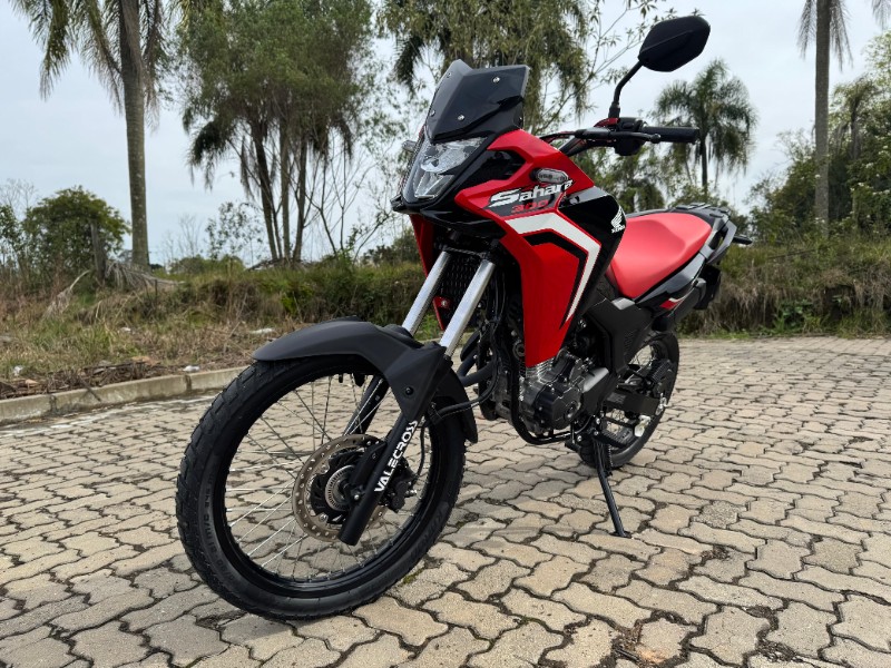 HONDA MOTOS XRE 300 2025/2025 LECO MOTOS VENÂNCIO AIRES / Carros no Vale