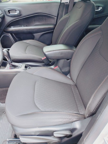 JEEP COMPASS 2.0 16V LONGITUDE /2018 CHIMA VEÍCULOS VENÂNCIO AIRES / Carros no Vale