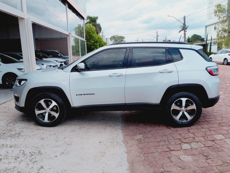JEEP COMPASS 2.0 16V LONGITUDE /2018 CHIMA VEÍCULOS VENÂNCIO AIRES / Carros no Vale