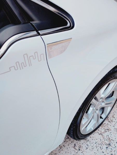 PEUGEOT 208 URBANTECH 1.6 AUT /2018 CHIMA VEÍCULOS VENÂNCIO AIRES / Carros no Vale