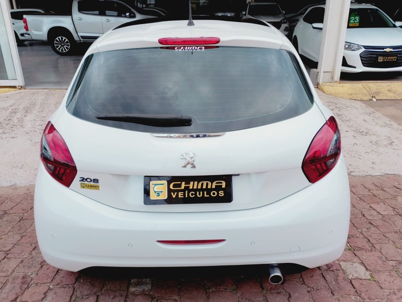 PEUGEOT 208 URBANTECH 1.6 AUT /2018 CHIMA VEÍCULOS VENÂNCIO AIRES / Carros no Vale